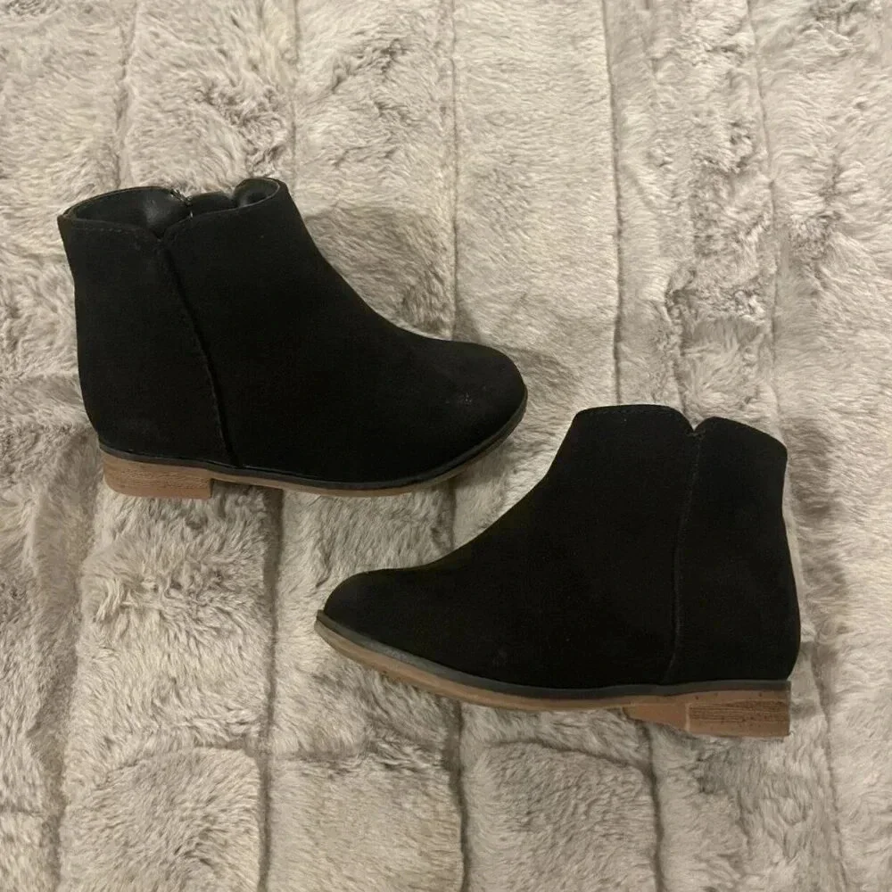 Cat & Jack Black Suede Penelope Ankle Boots, Size 6 Toddler Girl, Zip Up